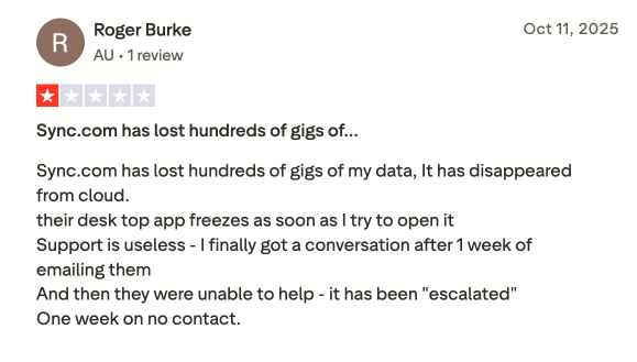 One-star review reporting data loss and unresponsive customer support on Trustpilot
